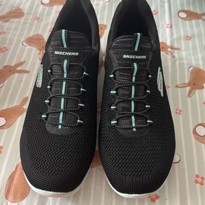 Skechers NEW wide fit